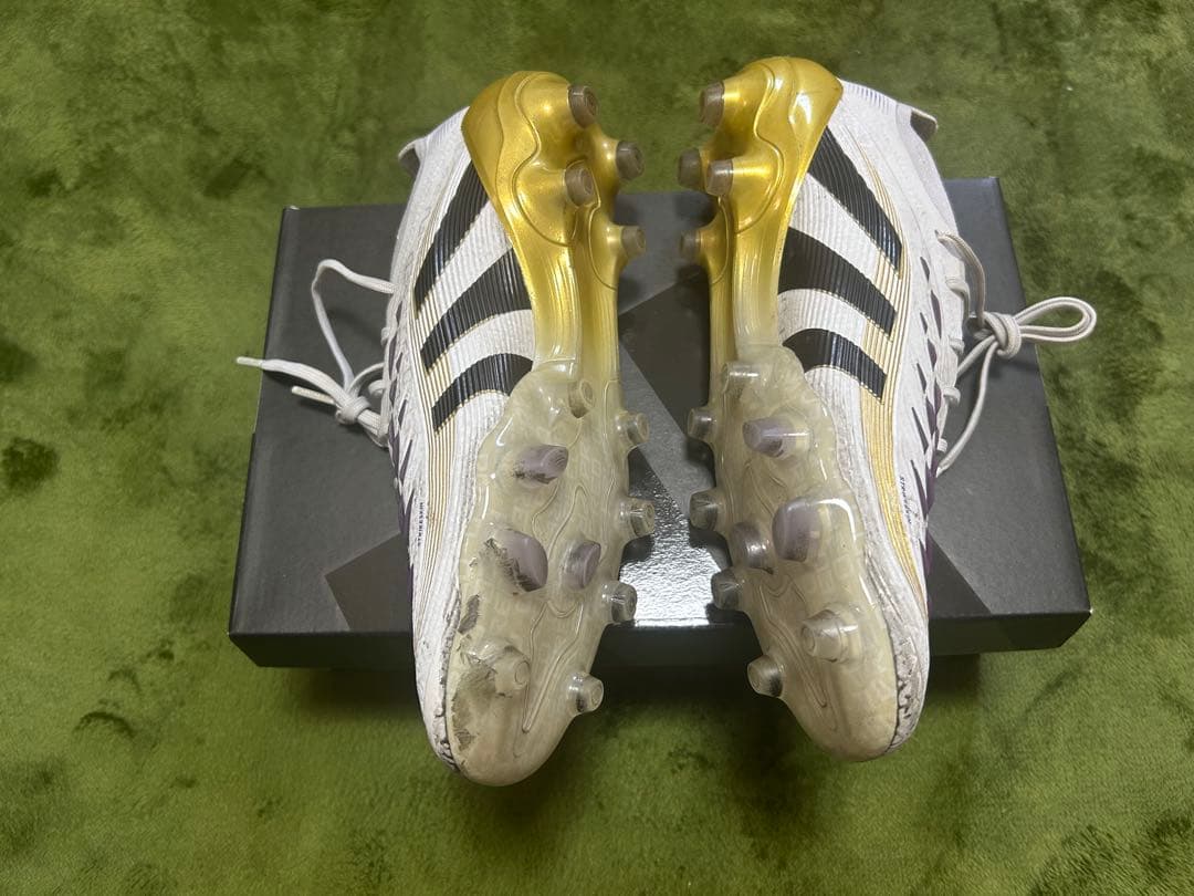 【本日限りこの値段】 プレデター ELITE HG/AG JAPAN 26cm