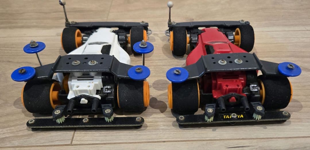 ミニ四駆　アスチュート　赤白2台　ジャンク