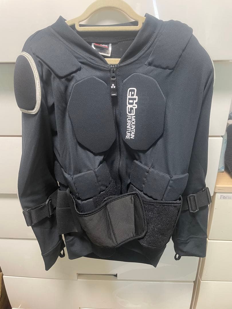 eb's(エビス)ebsBODY スノーボードプロテクター　レディースサイズ