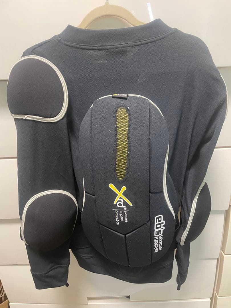 eb's(エビス)ebsBODY スノーボードプロテクター　レディースサイズ