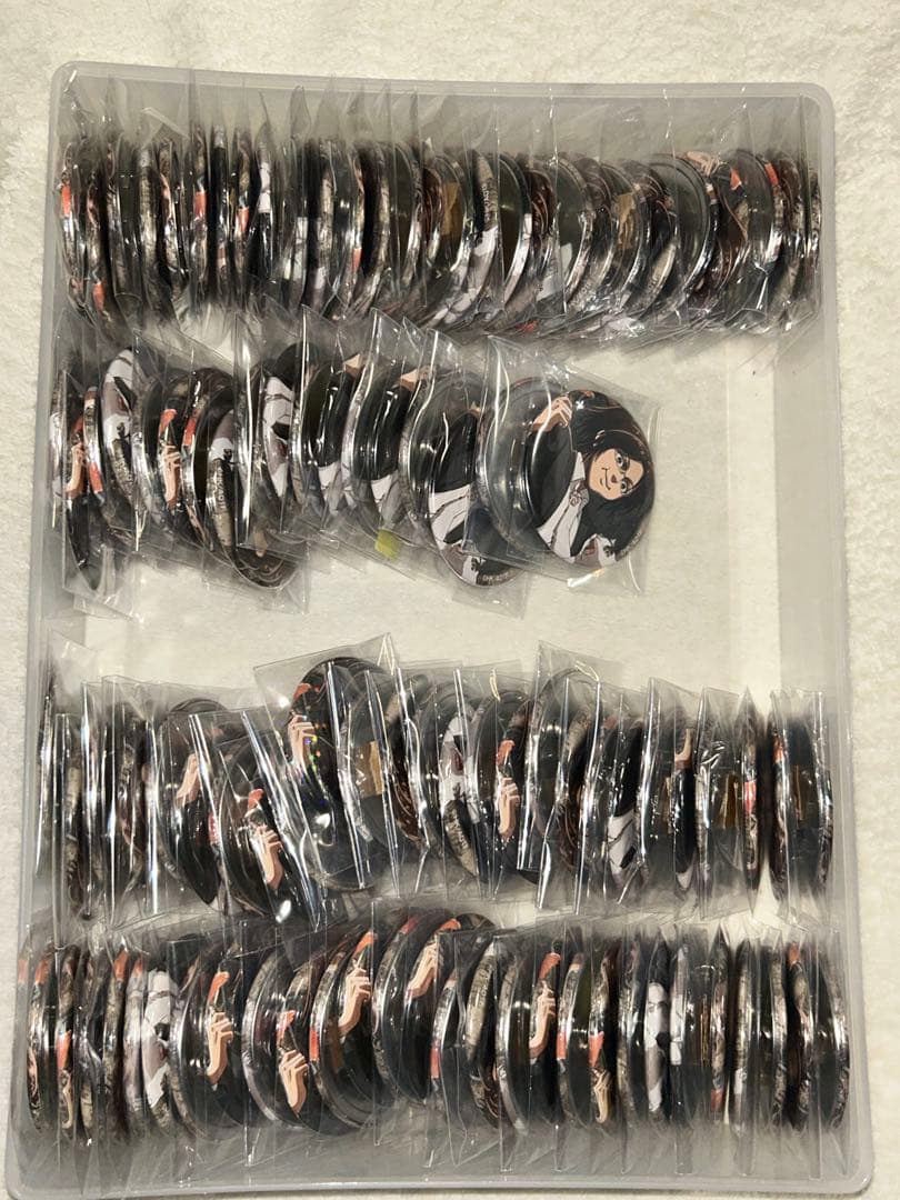 ハンジ　プリンセスカフェ　缶バッジ　進撃の巨人　100個　猫