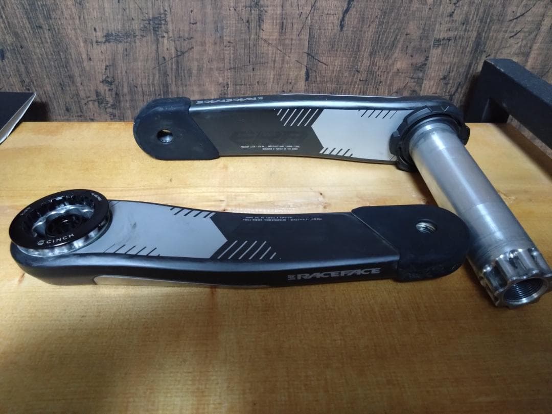 ＠美品　RACEFACE ERA Carbon クランク　170mm