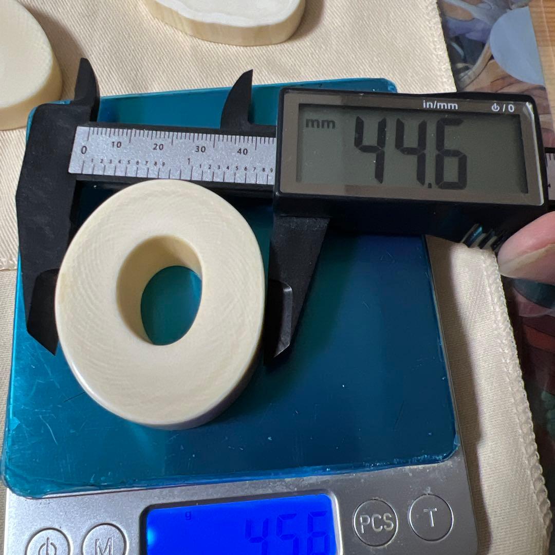 天然素材、鯨の歯風、抹香鯨風、歯類、根付重さ46g