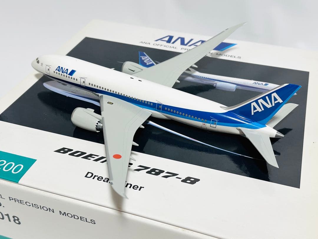 全日空商事 1/200 ANA B787-8 NH20018