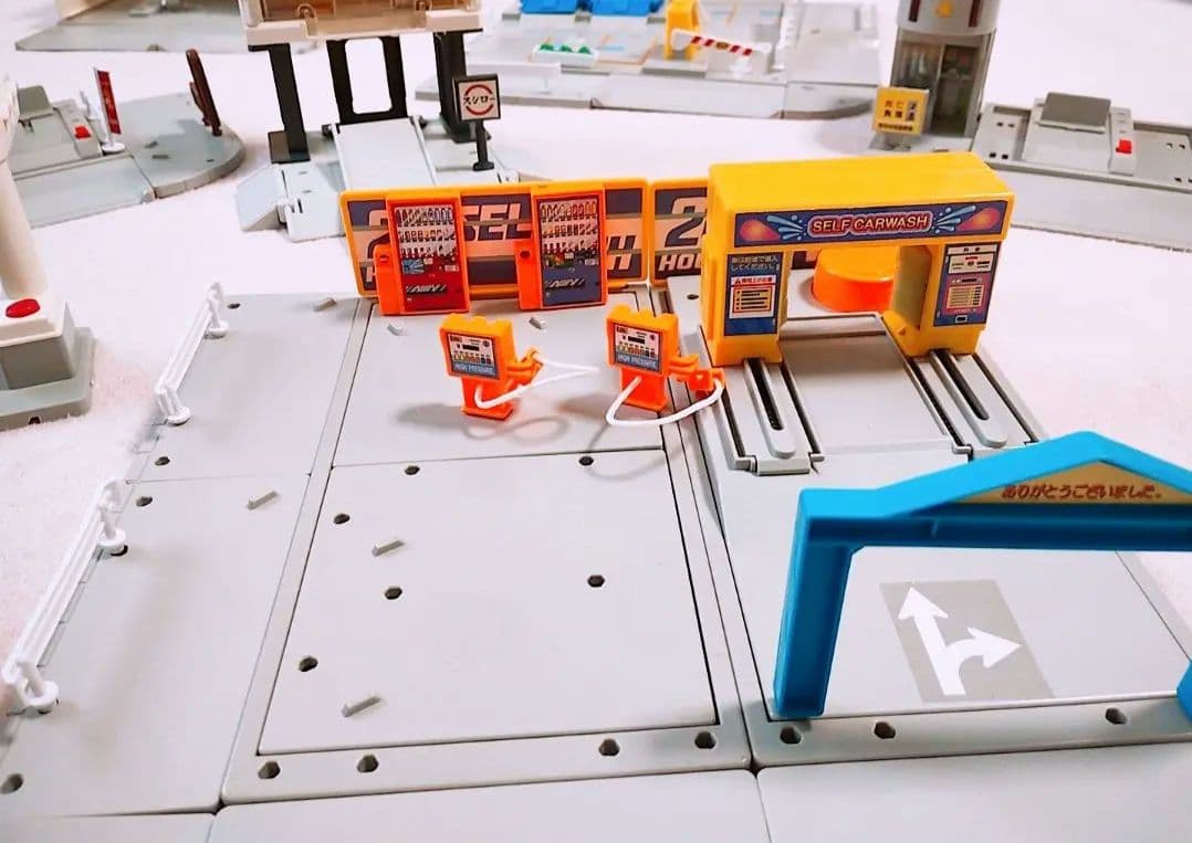 トミカ　トミカタウン　ビルドシティ　セブンイレブン　スシロー　消防署　警察署