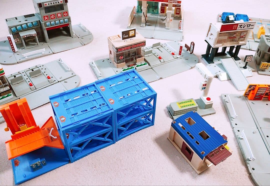 トミカ　トミカタウン　ビルドシティ　セブンイレブン　スシロー　消防署　警察署
