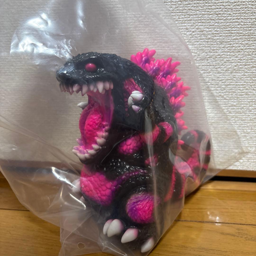 ゴジラ1995 KAGEMARUDESIGNS ピンク ソフビ カゲマルデザイン