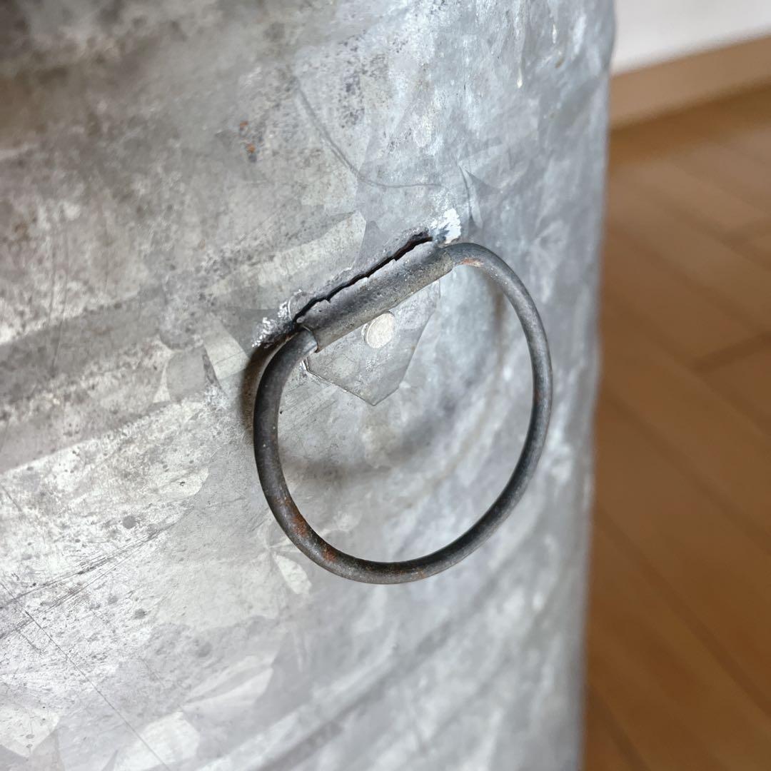 ブリキ　缶　蓋付き　持ち手付き　アンティーク　ヴィンテージ　昭和レトロ