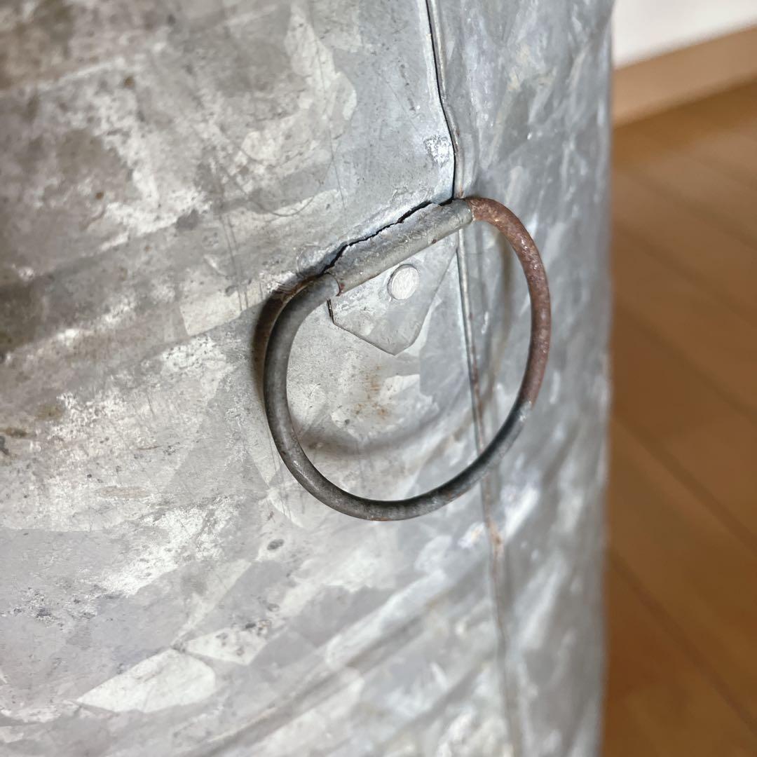 ブリキ　缶　蓋付き　持ち手付き　アンティーク　ヴィンテージ　昭和レトロ