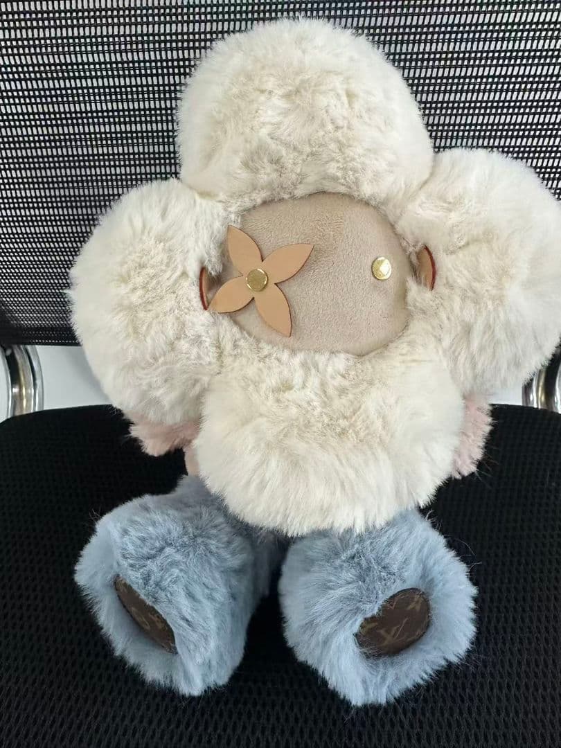 Louis Vuitton 花のぬいぐるみ 新品同様