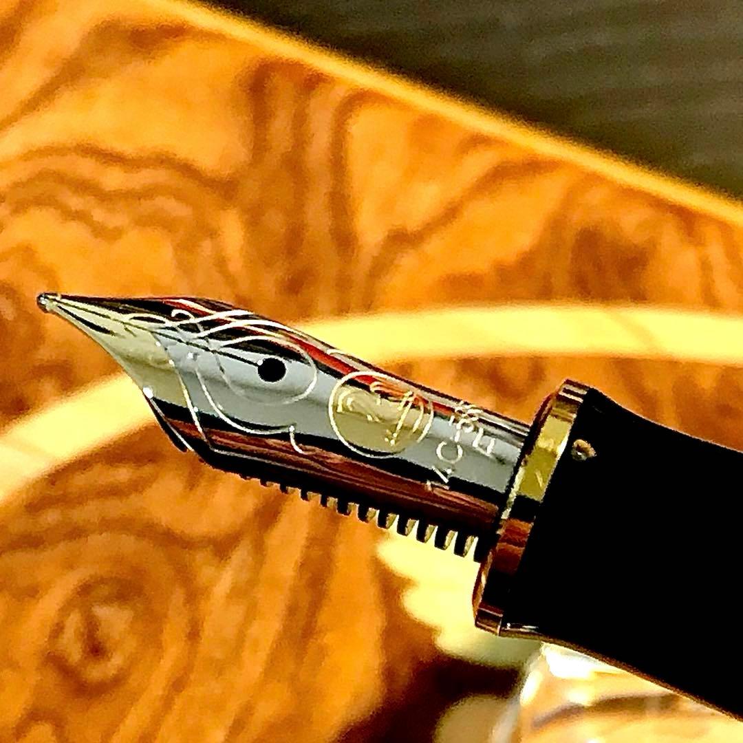 ☆超お勧め☆素晴らしいペリカン万年筆スーベレーンM400（Ｆ)グリーン縞☆極上品