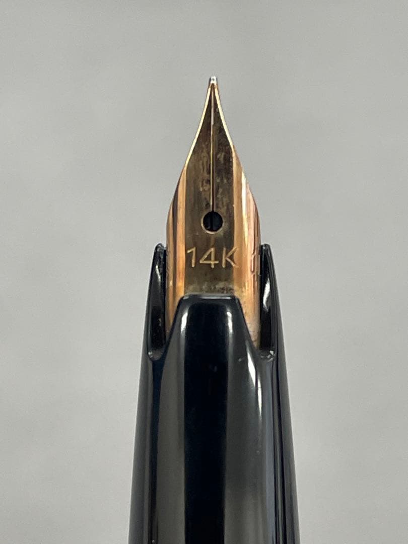 セーラー万年筆　デスクペン2000 14k　４本、1000　4本、パイロット1本