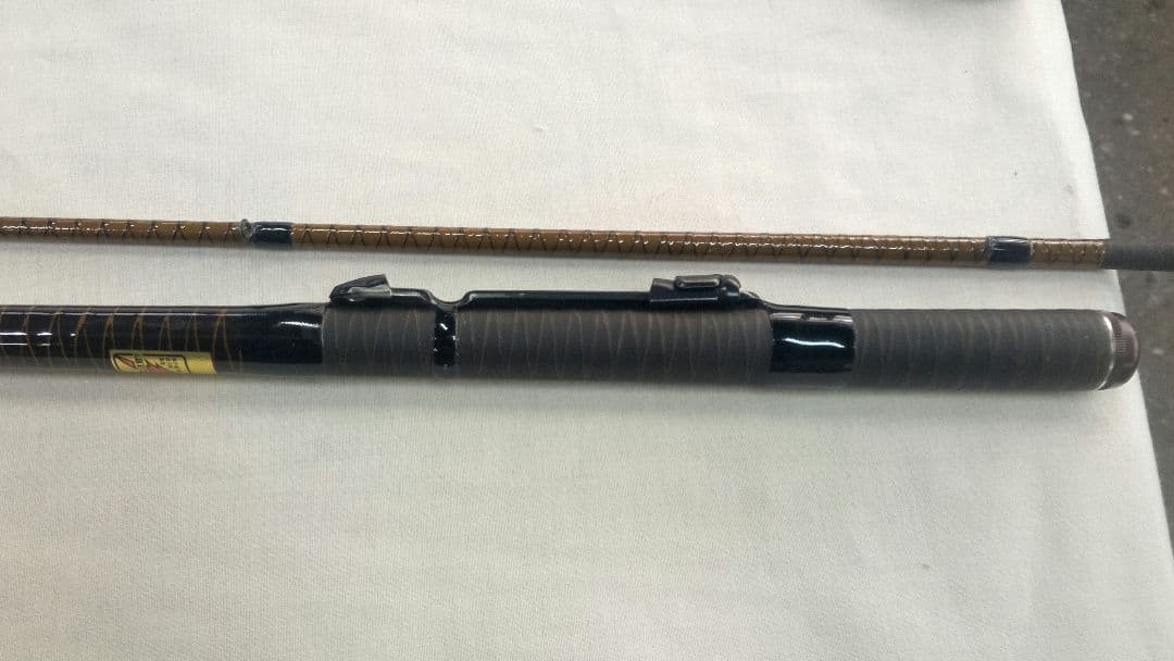 値下げしました　ヘチ竿2本セット　NFT・翔新堤240& シマノ・青波巧21