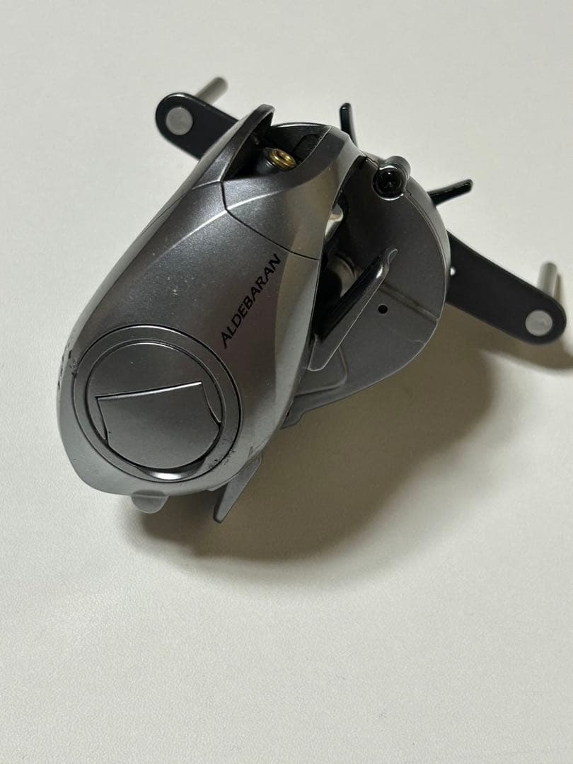 シマノ 09 アルデバラン Mg7 左巻き ハンドルノブ無し