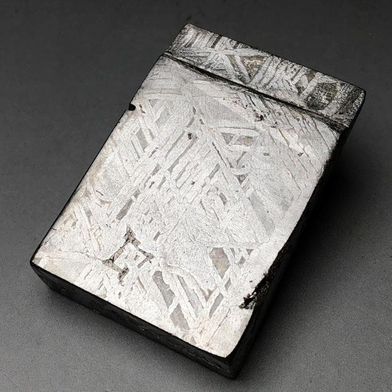 隕石 鉄隕石　アルタイ隕石　ナチュラル　原石　重さ約110ｇ