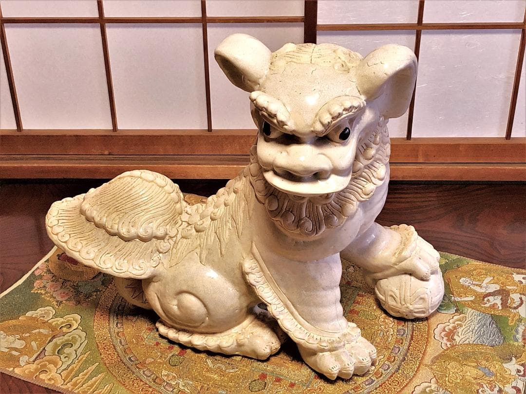 【 大白獅子 】 玉獅子　献上上手　68ｃｍ 　19.6ｋｇ