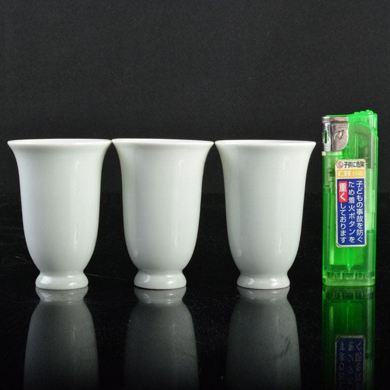 中国　景徳鎮　粉彩　花草昆虫文　酒杯　三客　F　R4790