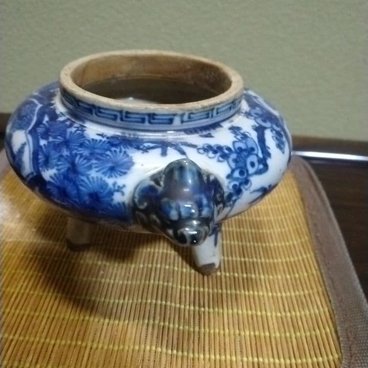 時代染め付獅子頭香炉美品です。