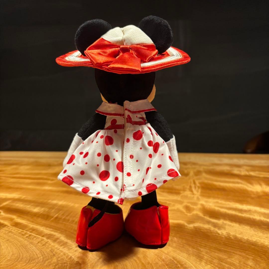ミニーマウス 着せかえ　ぬいぐるみ本体と着せ替え衣装4つの計5つセット