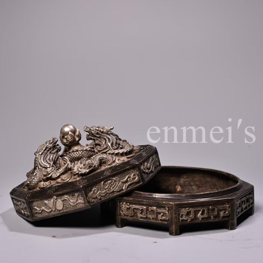 中国古美術・旧蔵品・純銅製・高浮彫・錾刻・鎏銀・八宝紋 盤龍 首飾箱・置物・茶道