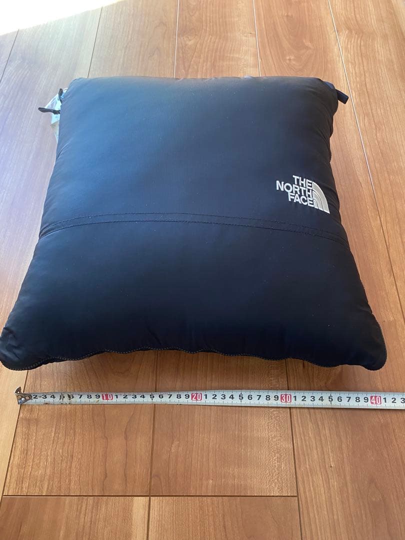 新品未使用のザ、ノースフェイスコージーキャンプクッション最終値下げ