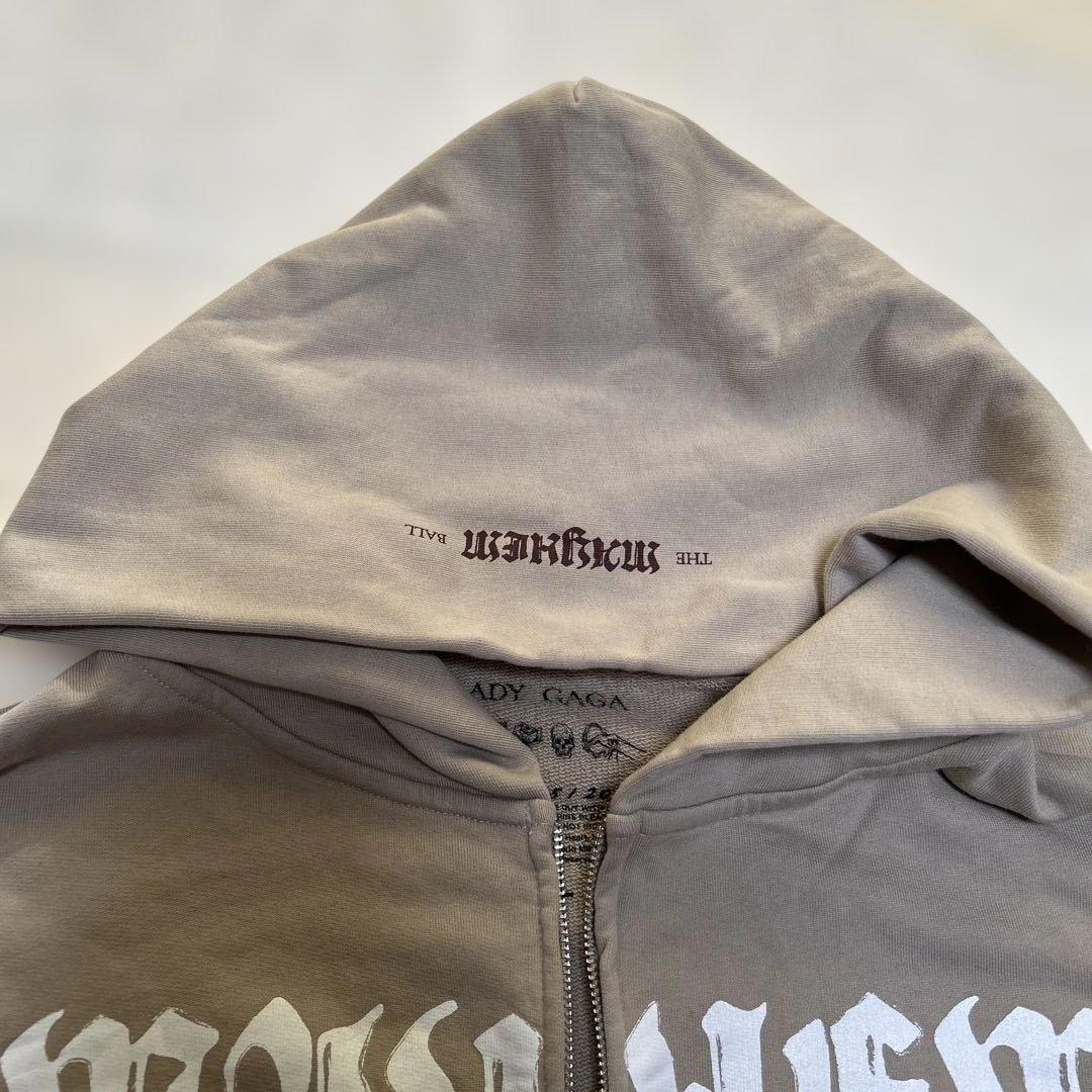 最終値下げ！新品2026年レディーガガライブパーカー ベージュ