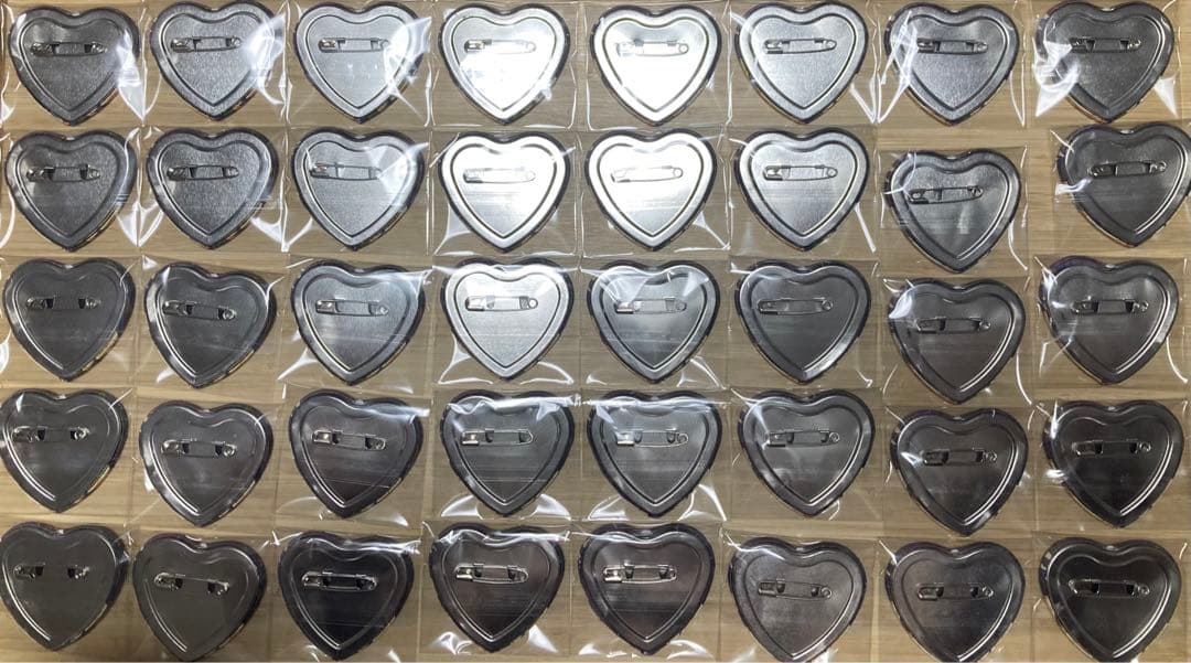 真白友也 缶バッジ