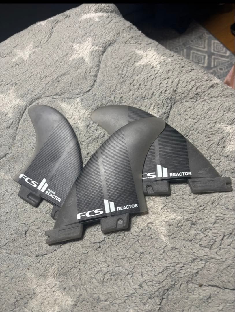 FCS II REACTOR サーフボードフィン medium