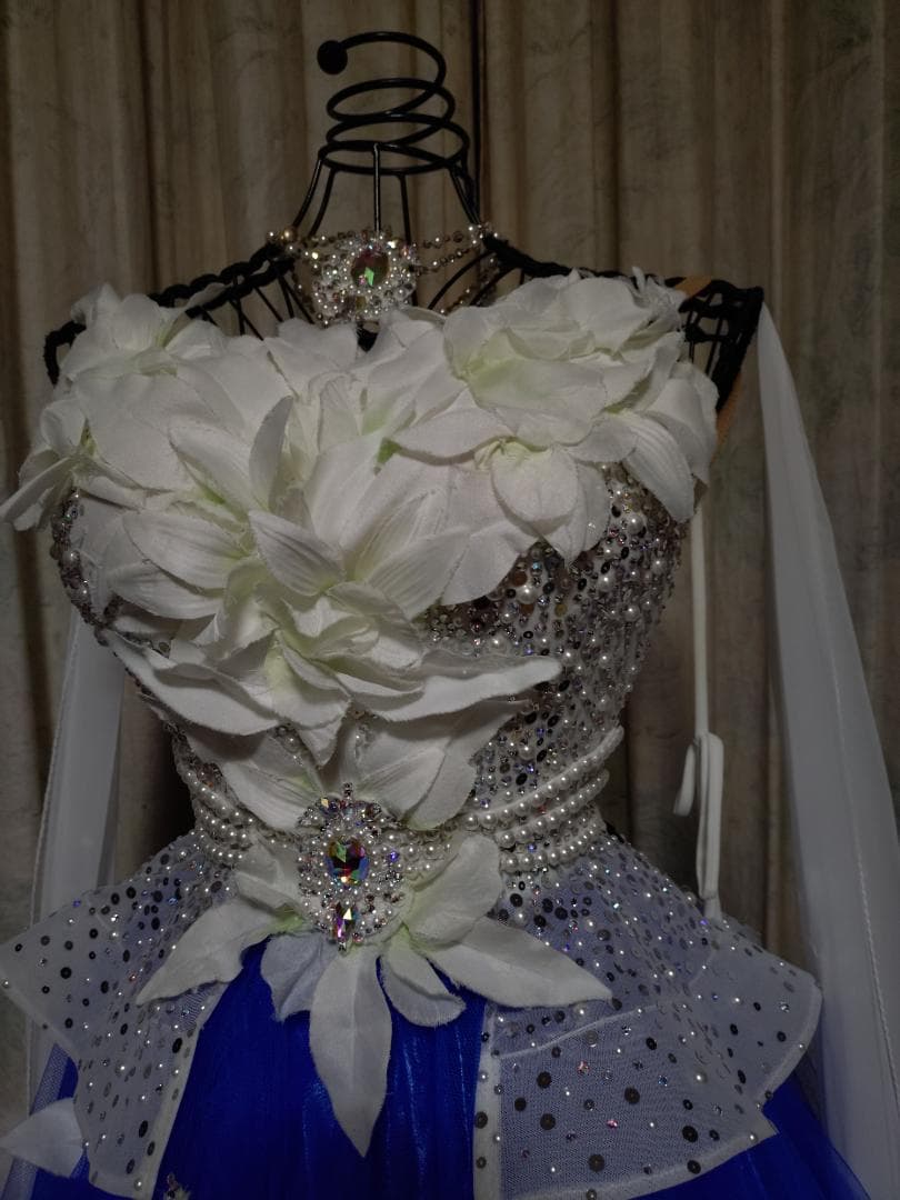 1月限定価格　タカダンスモダンドレス Mサイズ モデル身長145cm