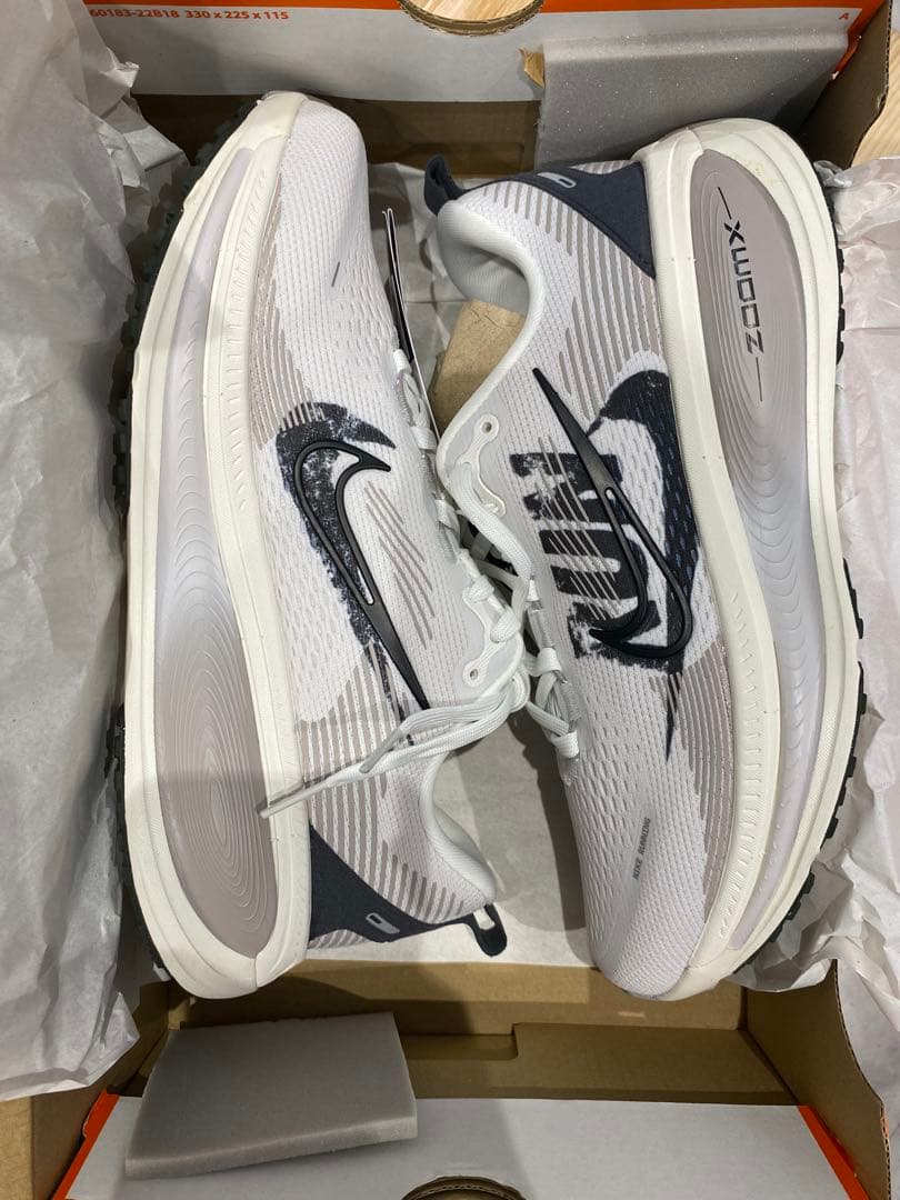 スパイク・シューズ Nike Air Zoom Vomero 18 27.5cm