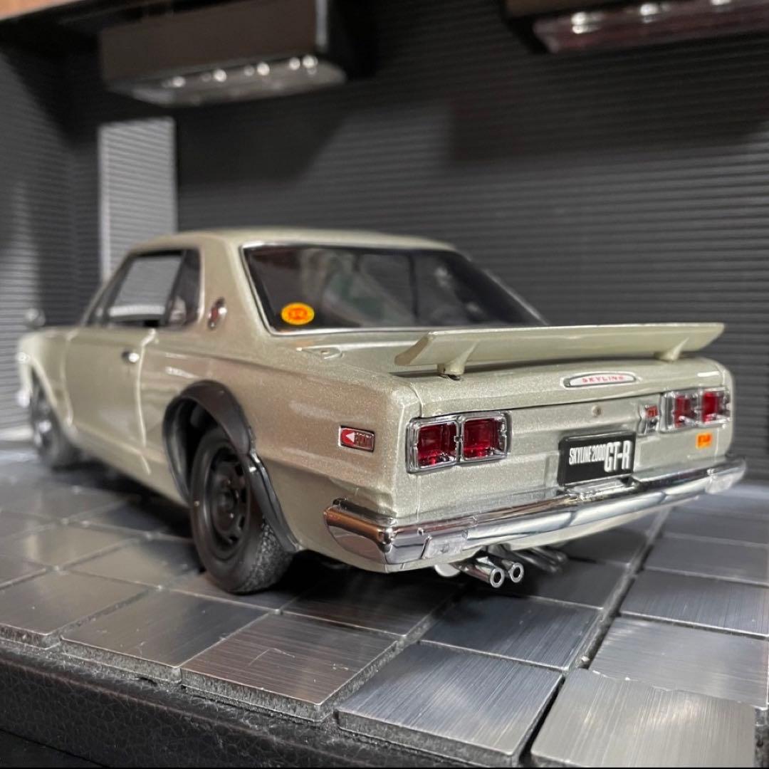 絶版京商1/18スカイライン2000GT-R KPGC10 (ライト点灯モデル)