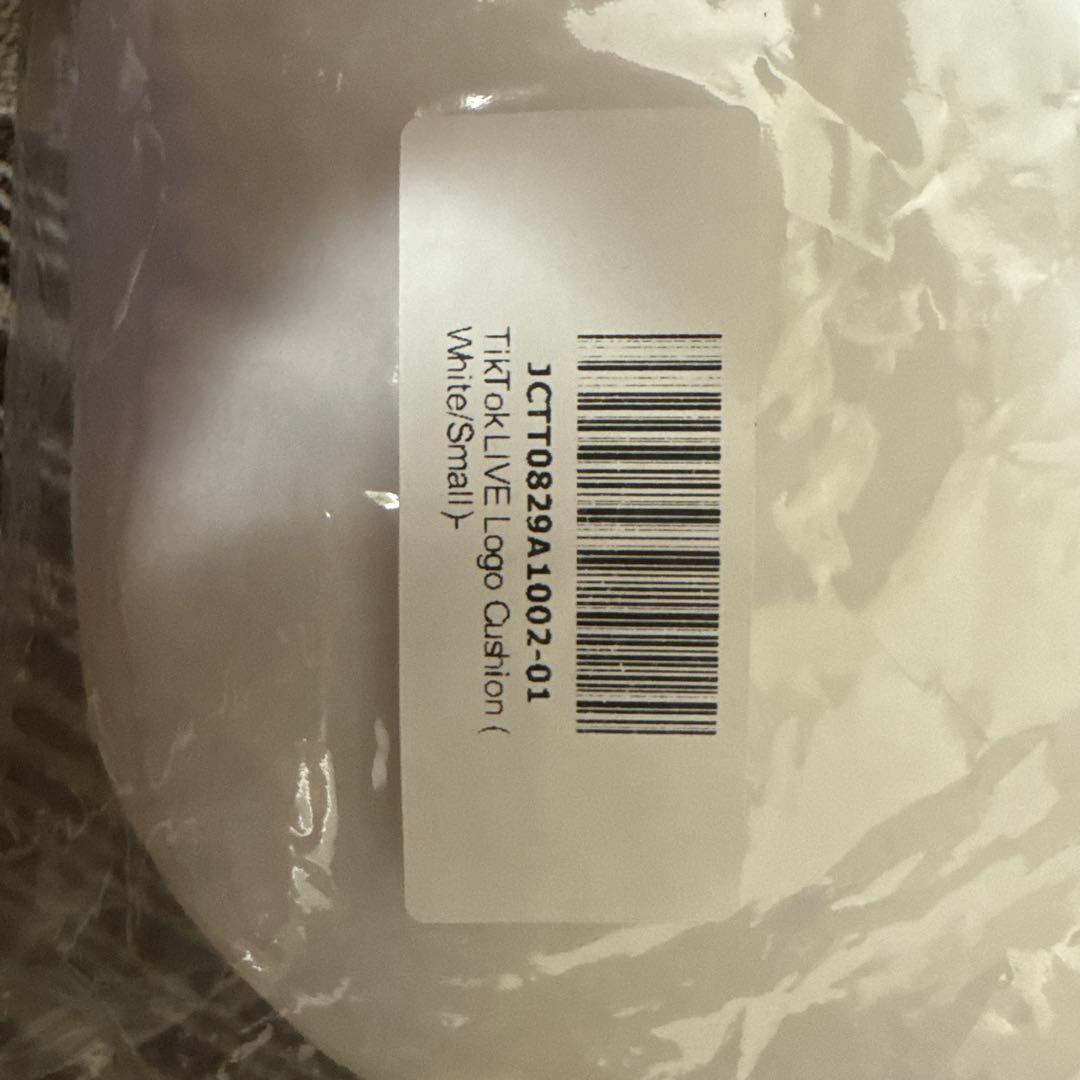 TikTok LIVE ロゴクッション (ホワイト・スモール)