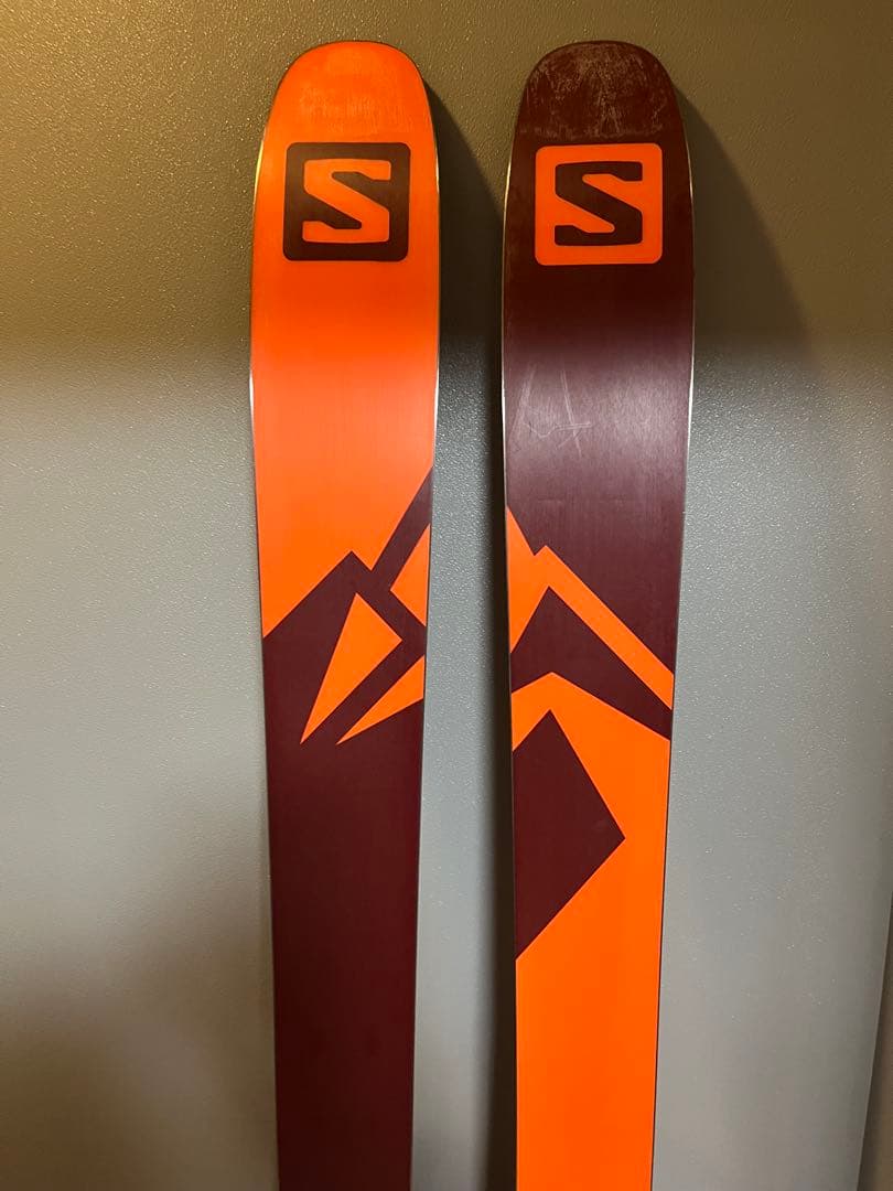 スキー板　SALOMON QST106 181cm