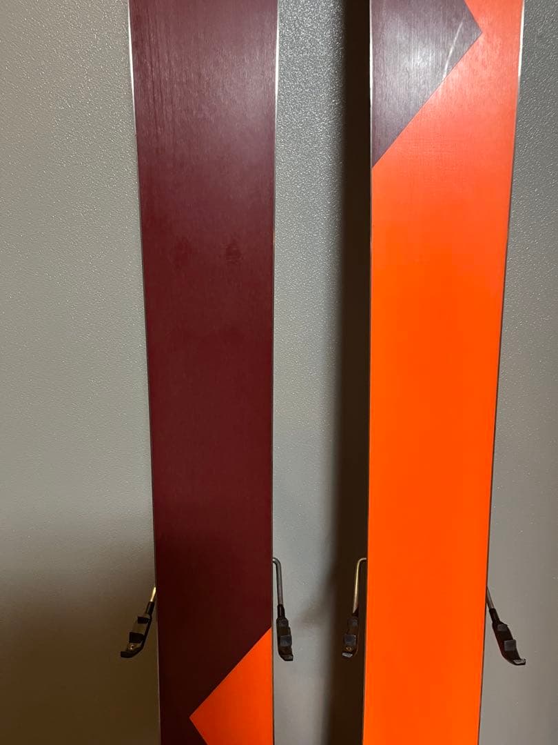 スキー板　SALOMON QST106 181cm