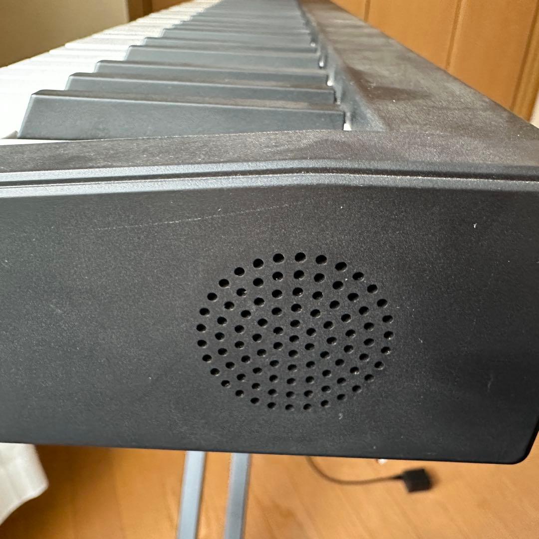 TOMOI 電子ピアノ 88鍵盤　譜面台・サスティンペダル付属　バッテリー内蔵