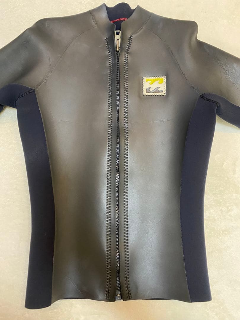 ビラボン長袖タッパー 黒赤　BILLABONG Lサイズ