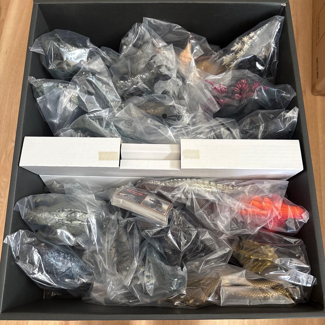 ゴジラ５０周年メモリアルボックス　フィギュア