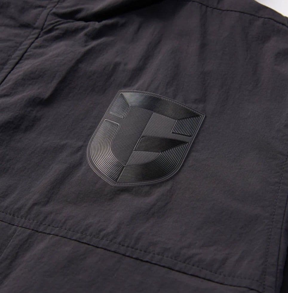 ガンバ大阪　ウィンドブレーカー　レジャージャケット　ヒュンメル　Mサイズ