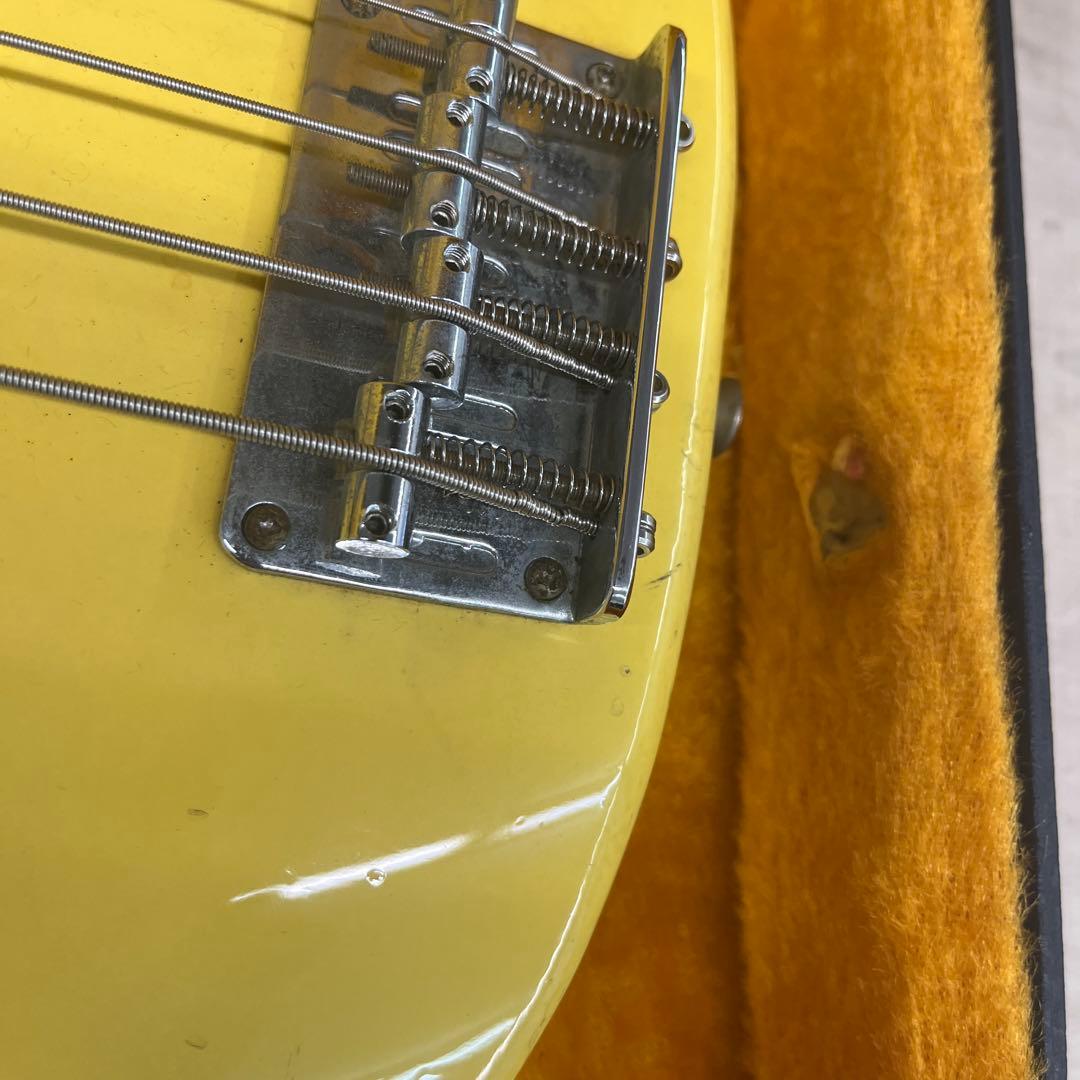 エレキベース　ムスタングタイプ　ハードケース付き！