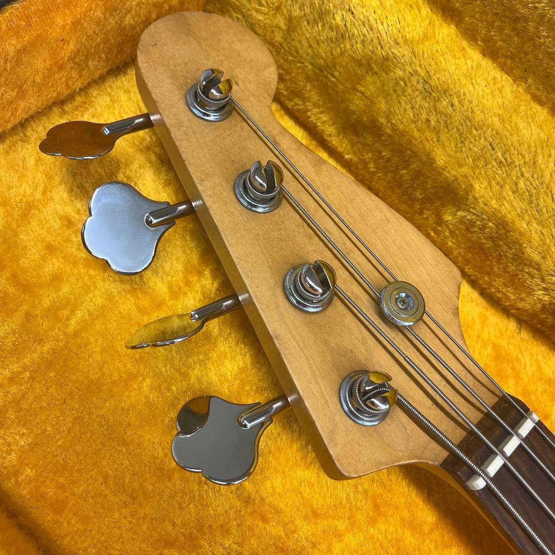 エレキベース　ムスタングタイプ　ハードケース付き！