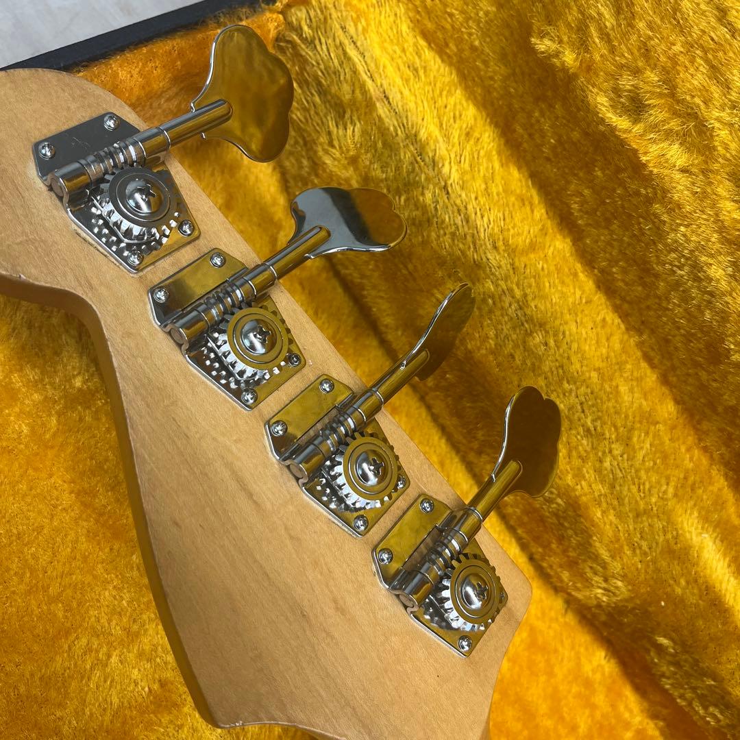 エレキベース　ムスタングタイプ　ハードケース付き！