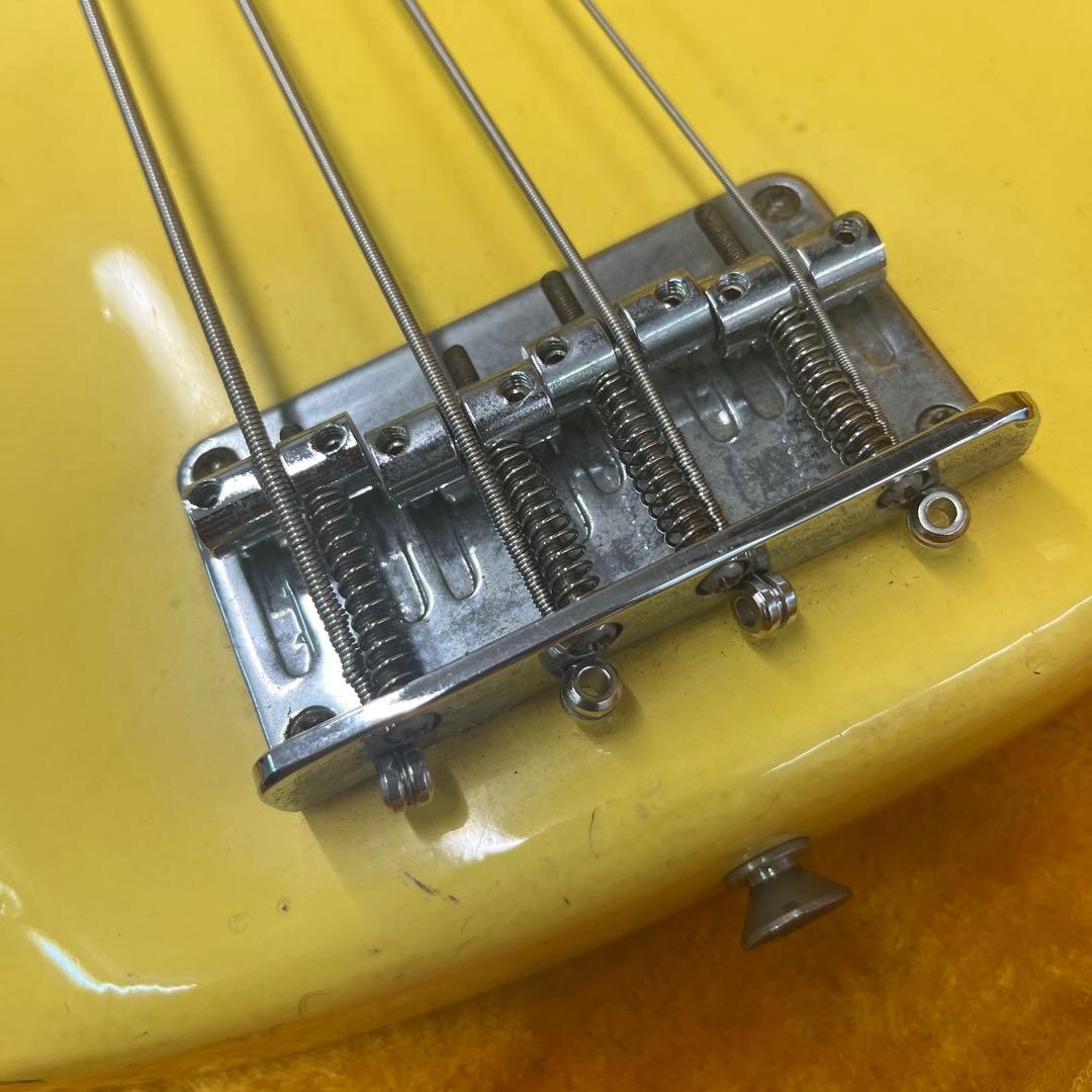 エレキベース　ムスタングタイプ　ハードケース付き！