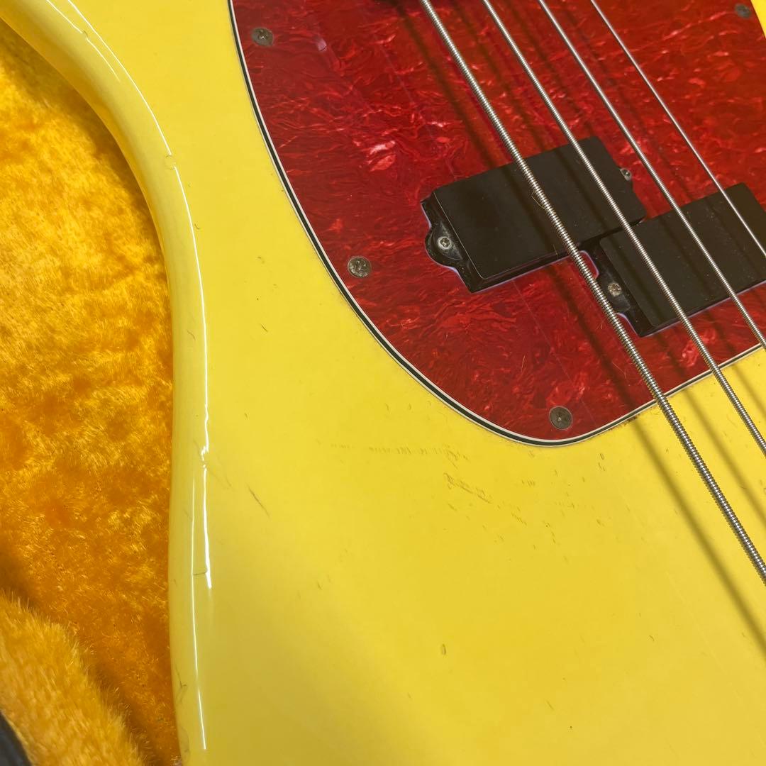 エレキベース　ムスタングタイプ　ハードケース付き！