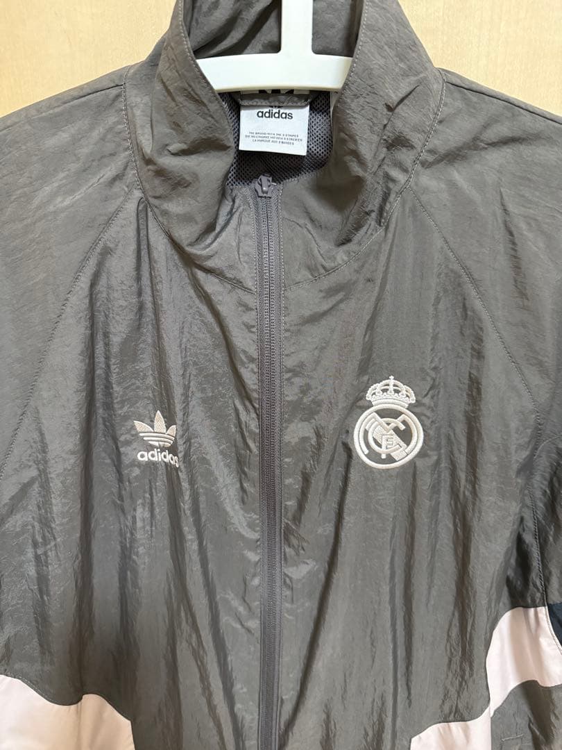 adidas レアルマドリード　トラックジャケット