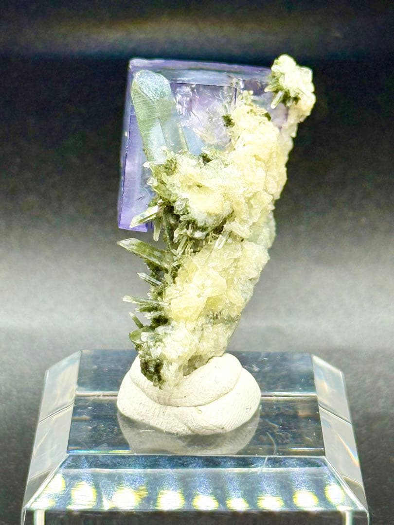 フローライト／クローライトクォーツ　原石　鉱物標本　天然石　蛍石　緑泥石　水晶