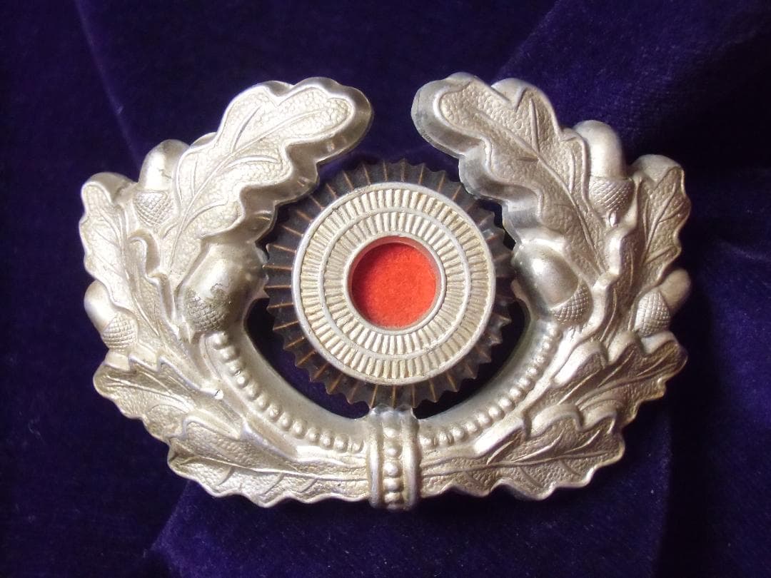 ⊞ドイツ軍＊陸軍＊アルミ製＊帽章/コカルデ＆クランツ（実物)