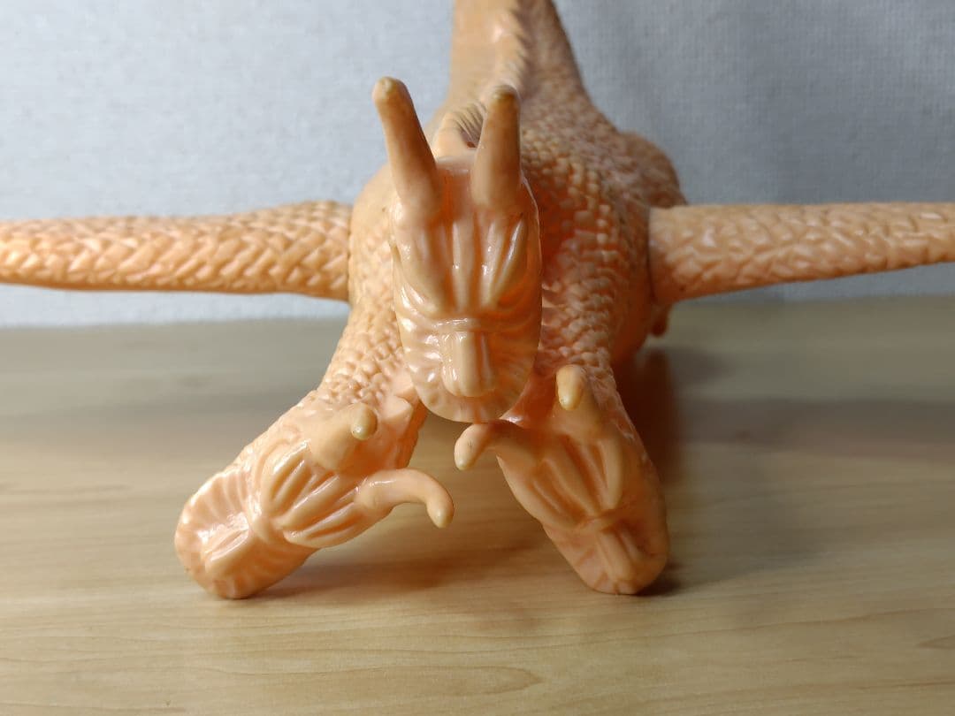 ジャイアントキングギドラ ブルマァク 肌色成形 ソフビ