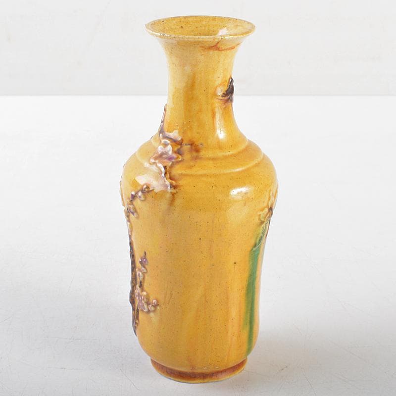 中国　乾隆年製款　黄釉　貼梅文瓶　花生　M　R5848