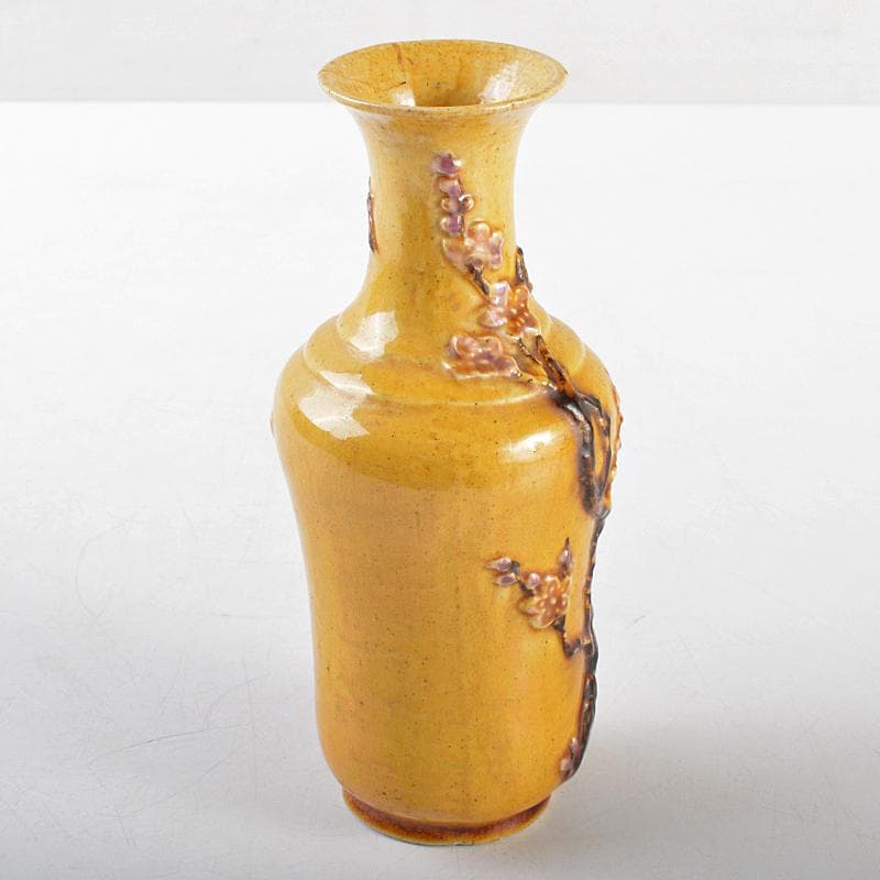 中国　乾隆年製款　黄釉　貼梅文瓶　花生　M　R5848