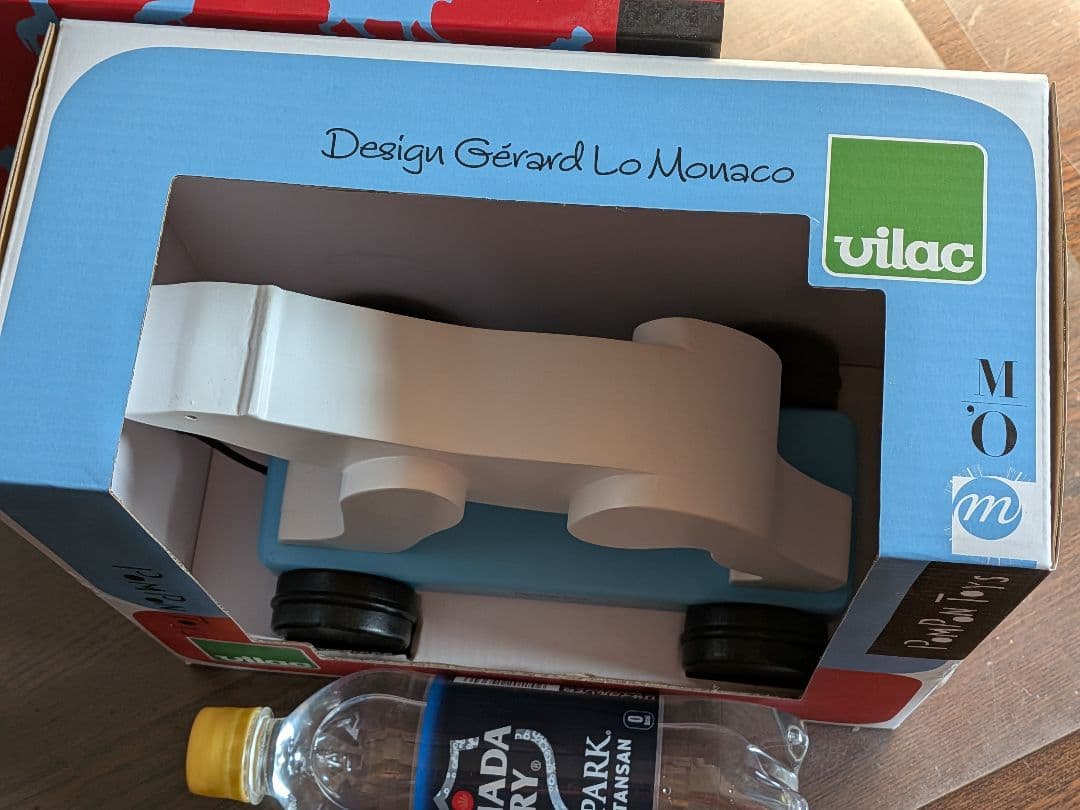 新品オルセー美術館　ポンポン　木製おもちゃ　シロクマ　パリ　お土産　シロクマ